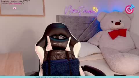nico  online show from April 21, 9:21 pm