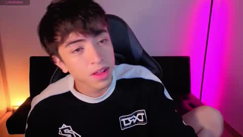 Nicolas online show from December 1, 8:12 pm