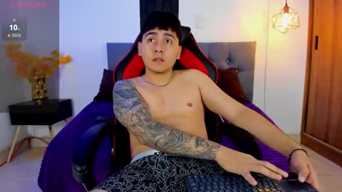 Snapshot of nicolas_james_sc chatting on October 23, 2:53 pm nicolas_james_sc online show from October 23, 2:53 pm