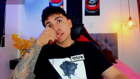 Snapshot of nicolas_james_sc chatting on September 23, 3:00 pm nicolas_james_sc online show from September 23, 3:00 pm