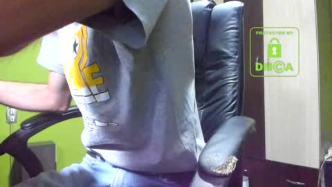 L. Nicolas online show from November 19, 6:02 am