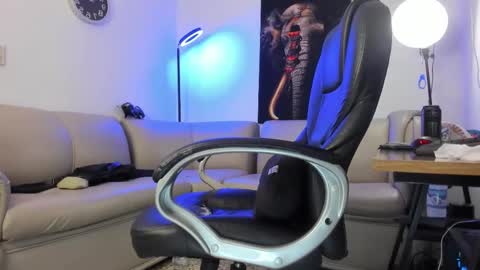 Nicolas Fellener online show from December 16, 4:30 am