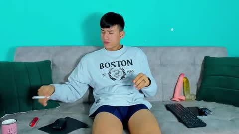 nicolastorres__ online show from November 13, 8:52 am