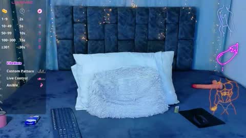 nicolastorres__ online show from May 31, 7:09 am