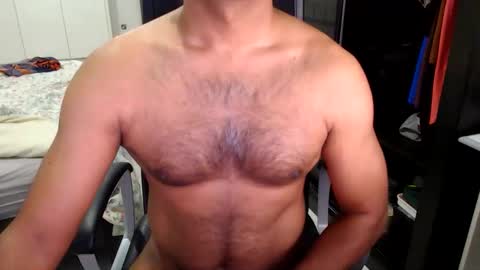 Snapshot of night_rider09711 chatting on December 20, 4:36 pm night_rider09711 online show from December 20, 4:36 pm