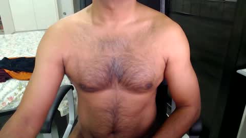 Snapshot of night_rider09711 chatting on December 17, 7:40 am night_rider09711 online show from December 17, 7:40 am