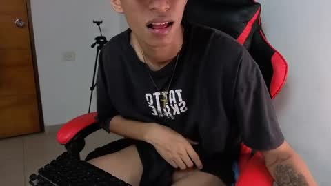 niklaus_wolf online show from March 31, 6:15 am