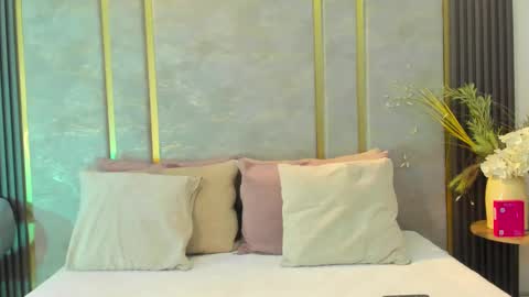 Niko Stone online show from October 4, 6:51 am