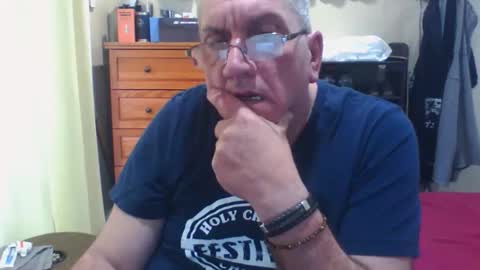 Dennis online show from November 21, 3:44 pm