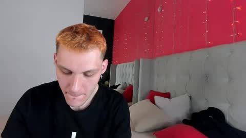 nipel_ online show from April 22, 9:52 pm