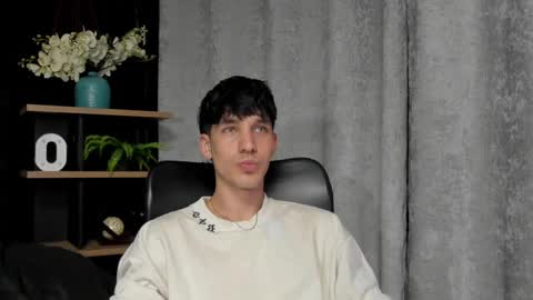 Noah Brigth online show from February 14, 3:43 am