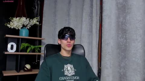 Noah Brigth online show from February 15, 7:06 pm