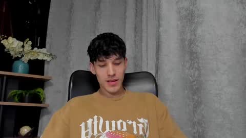 Noah Brigth online show from February 19, 3:28 am