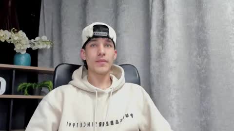 Noah Brigth online show from February 21, 12:16 am