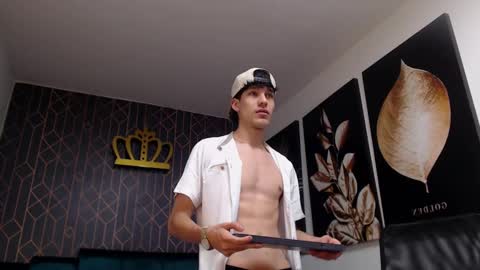 Noah Brigth online show from March 9, 1:14 am