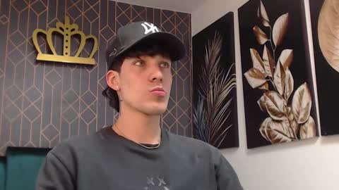 Noah Brigth online show from March 8, 1:15 am