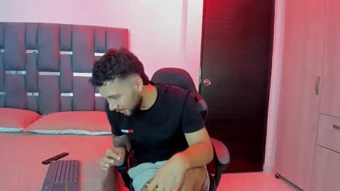 NOAH online show from November 8, 2:15 am