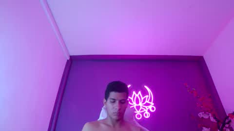 Noah online show from February 18, 11:35 pm