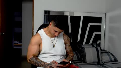 Snapshot of noah_harris01 chatting on December 2, 10:21 pm Noah Harris01 online show from December 2, 10:21 pm