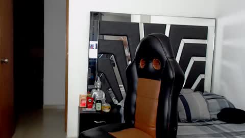 Snapshot of noah_harris01 chatting on January 24, 2:28 am Noah Harris01 online show from January 24, 2:28 am