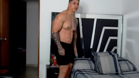 Snapshot of noah_harris01 chatting on December 2, 10:59 am Noah Harris01 online show from December 2, 10:59 am