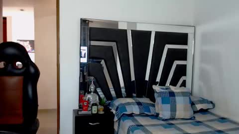 Noah Harris01 online show from February 28, 3:55 pm