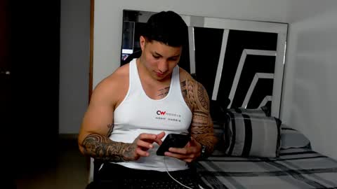 Snapshot of noah_harris01 chatting on February 11, 1:10 am Noah Harris01 online show from February 11, 1:10 am