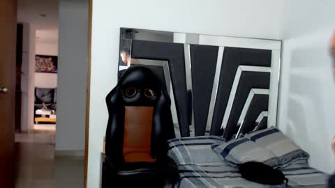 Snapshot of noah_harris01 chatting on February 11, 12:58 pm Noah Harris01 online show from February 11, 12:58 pm