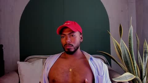 Snapshot of noah_jones__ chatting on February 8, 9:15 pm Noah online show from February 8, 9:15 pm