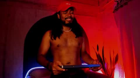 Snapshot of noah_jones__ chatting on December 11, 4:30 am Noah online show from December 11, 4:30 am