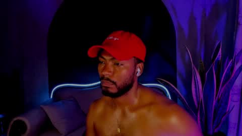 Snapshot of noah_jones__ chatting on March 12, 2:09 am Noah online show from March 12, 2:09 am