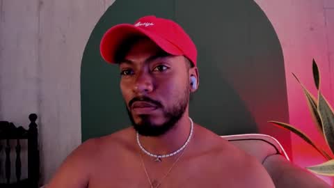 Snapshot of noah_jones__ chatting on January 24, 6:56 pm Noah online show from January 24, 6:56 pm