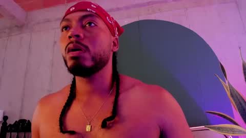 Snapshot of noah_jones__ chatting on January 18, 5:04 pm Noah online show from January 18, 5:04 pm