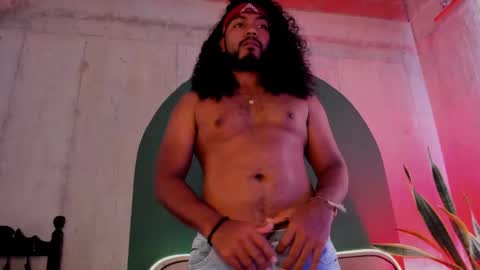 Snapshot of noah_jones__ chatting on January 15, 5:26 pm Noah online show from January 15, 5:26 pm