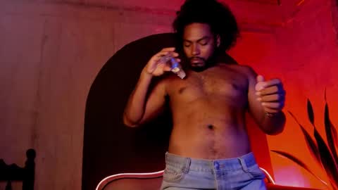 Snapshot of noah_jones__ chatting on January 22, 12:27 am Noah online show from January 22, 12:27 am