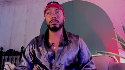 Snapshot of noah_jones__ chatting on January 16, 6:27 pm Noah online show from January 16, 6:27 pm