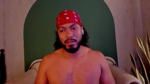 Snapshot of noah_jones__ chatting on October 24, 9:49 pm Noah online show from October 24, 9:49 pm