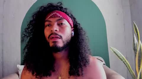 Snapshot of noah_jones__ chatting on February 18, 8:58 pm Noah online show from February 18, 8:58 pm