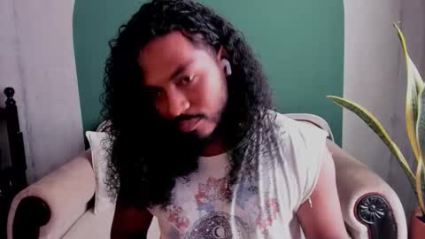 Snapshot of noah_jones__ chatting on February 22, 8:26 pm Noah online show from February 22, 8:26 pm