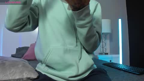    online show from December 8, 11:57 am