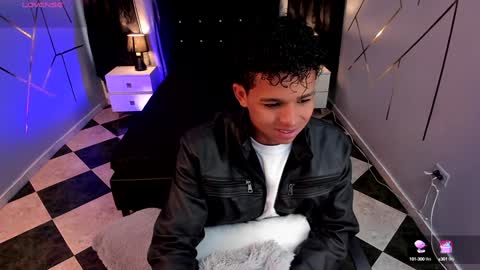 noah_smith04 online show from January 26, 12:54 pm