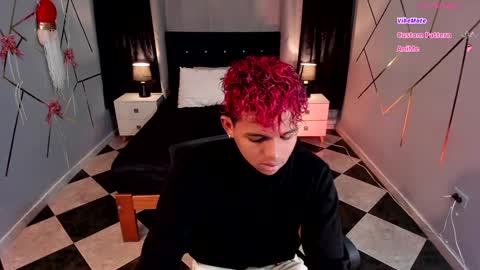 noah_smith04 online show from December 3, 11:32 am