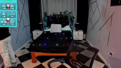 noah_smith04 online show from December 19, 11:50 am