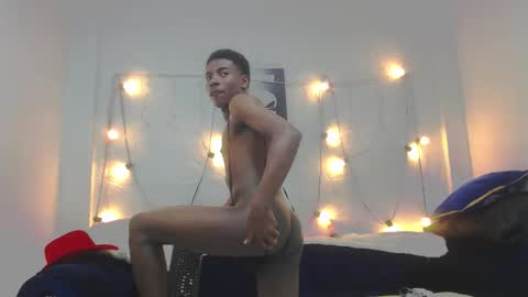 noah online show from December 15, 8:06 pm