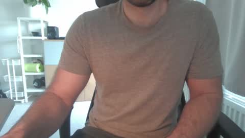 noname1994 online show from March 29, 7:52 am