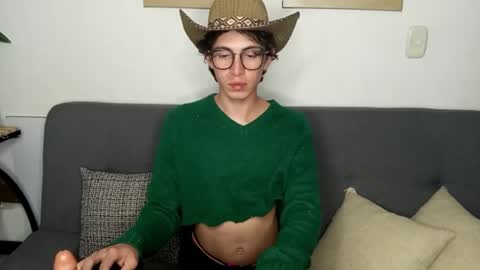 Snapshot of norehg__ chatting on October 8, 9:02 am Norehg online show from October 8, 9:02 am