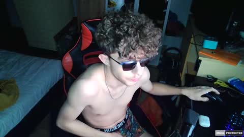 Snapshot of notspace_721128 chatting on March 7, 10:21 pm NotSpace   online show from March 7, 10:21 pm