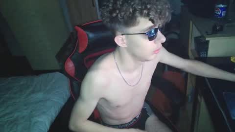 Snapshot of notspace_721128 chatting on February 16, 12:00 am NotSpace   online show from February 16, 12:00 am