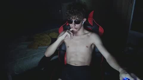 Snapshot of notspace_721128 chatting on December 21, 4:57 pm NotSpace   online show from December 21, 4:57 pm