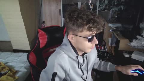 Snapshot of notspace_721128 chatting on December 16, 2:16 pm NotSpace   online show from December 16, 2:16 pm